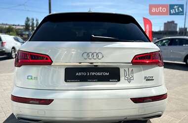 Внедорожник / Кроссовер Audi Q5 2017 в 