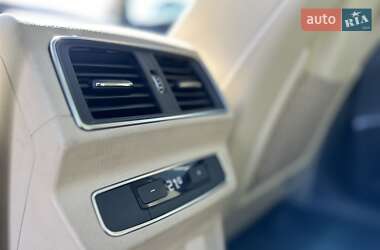 Внедорожник / Кроссовер Audi Q5 2017 в 