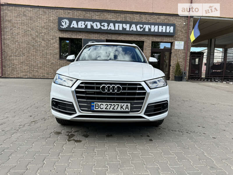 Внедорожник / Кроссовер Audi Q5 2017 в Городке