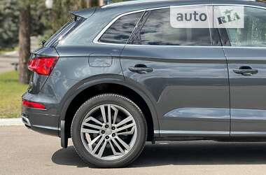 Позашляховик / Кросовер Audi Q5 2017 в Києві