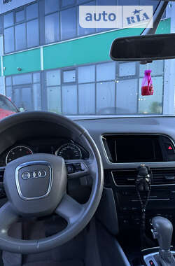 Внедорожник / Кроссовер Audi Q5 2010 в Нововолынске