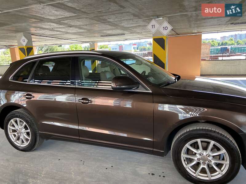 Внедорожник / Кроссовер Audi Q5 2011 в Луцке