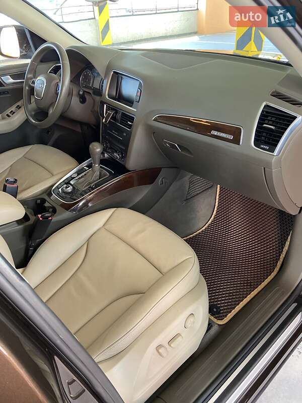 Внедорожник / Кроссовер Audi Q5 2011 в Луцке