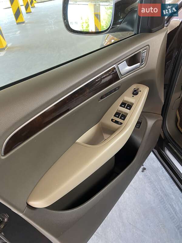 Внедорожник / Кроссовер Audi Q5 2011 в Луцке