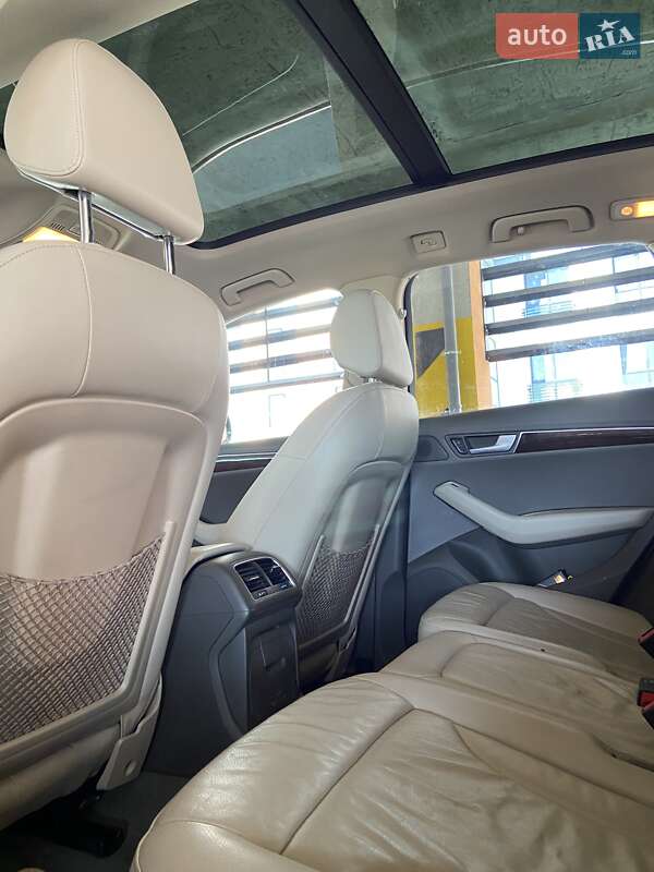 Внедорожник / Кроссовер Audi Q5 2011 в Луцке