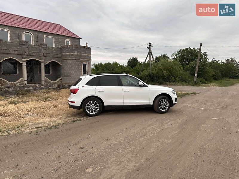 Внедорожник / Кроссовер Audi Q5 2011 в Новом Буге
