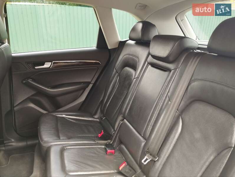 Внедорожник / Кроссовер Audi Q5 2012 в Первомайске