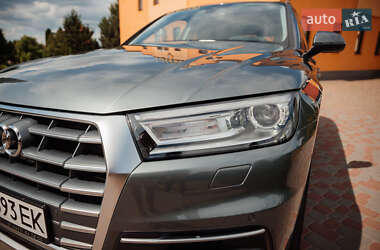 Позашляховик / Кросовер Audi Q5 2017 в 