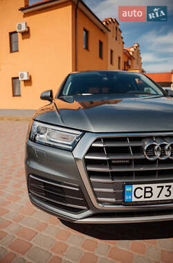 Позашляховик / Кросовер Audi Q5 2017 в 