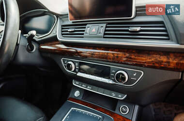 Позашляховик / Кросовер Audi Q5 2017 в 