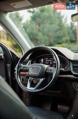 Позашляховик / Кросовер Audi Q5 2017 в 