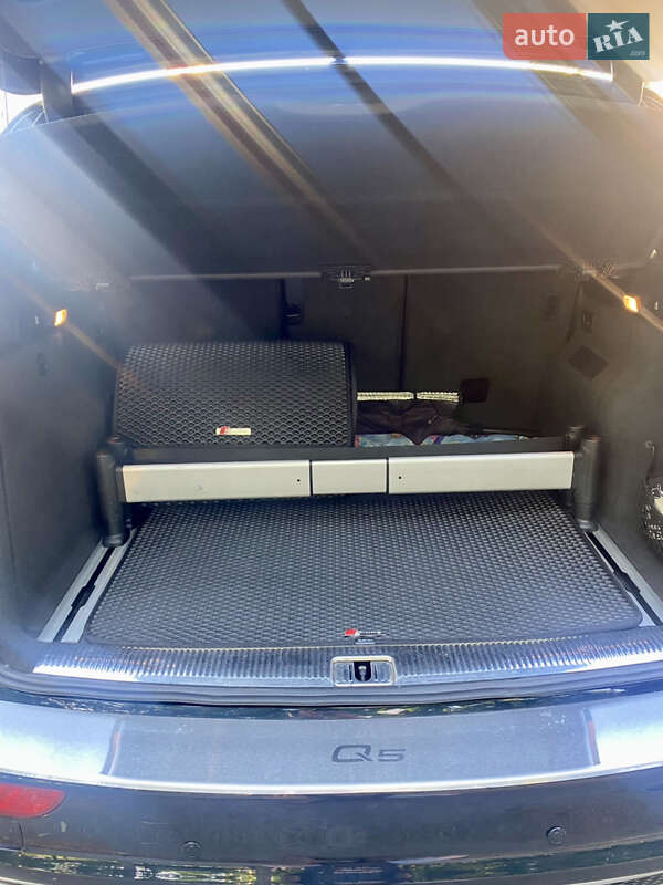 Внедорожник / Кроссовер Audi Q5 2011 в Киеве