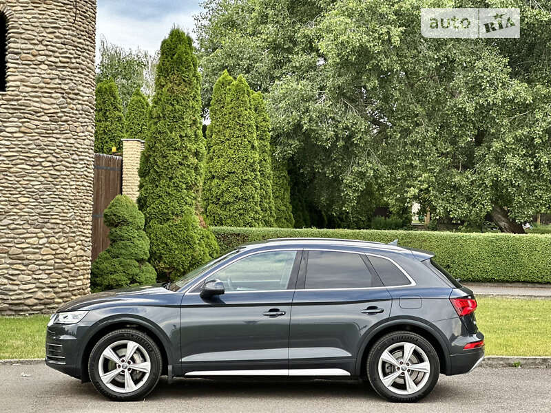 Позашляховик / Кросовер Audi Q5 2020 в Києві