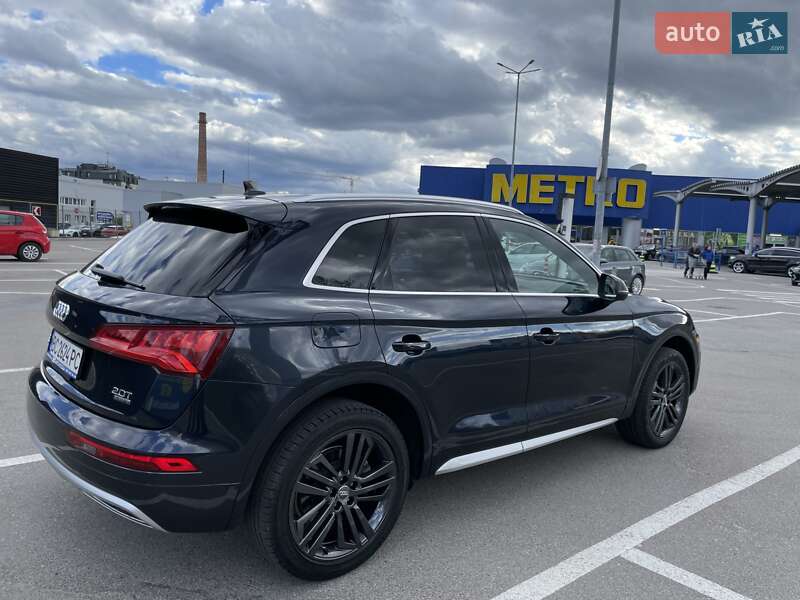 Позашляховик / Кросовер Audi Q5 2017 в Львові