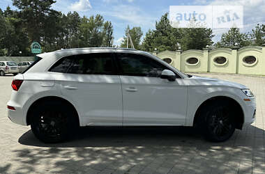 Позашляховик / Кросовер Audi Q5 2017 в Львові