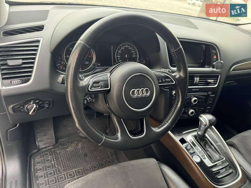 Внедорожник / Кроссовер Audi Q5 2016 в Каменец-Подольском