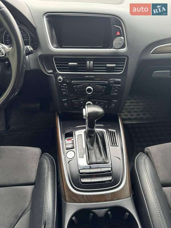 Внедорожник / Кроссовер Audi Q5 2016 в Каменец-Подольском