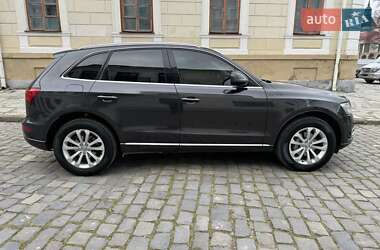 Позашляховик / Кросовер Audi Q5 2016 в 