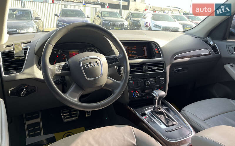 Внедорожник / Кроссовер Audi Q5 2010 в Мукачево