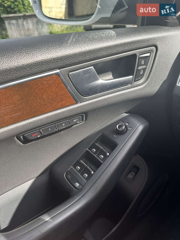 Внедорожник / Кроссовер Audi Q5 2011 в Киеве