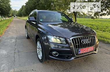 Внедорожник / Кроссовер Audi Q5 2011 в 