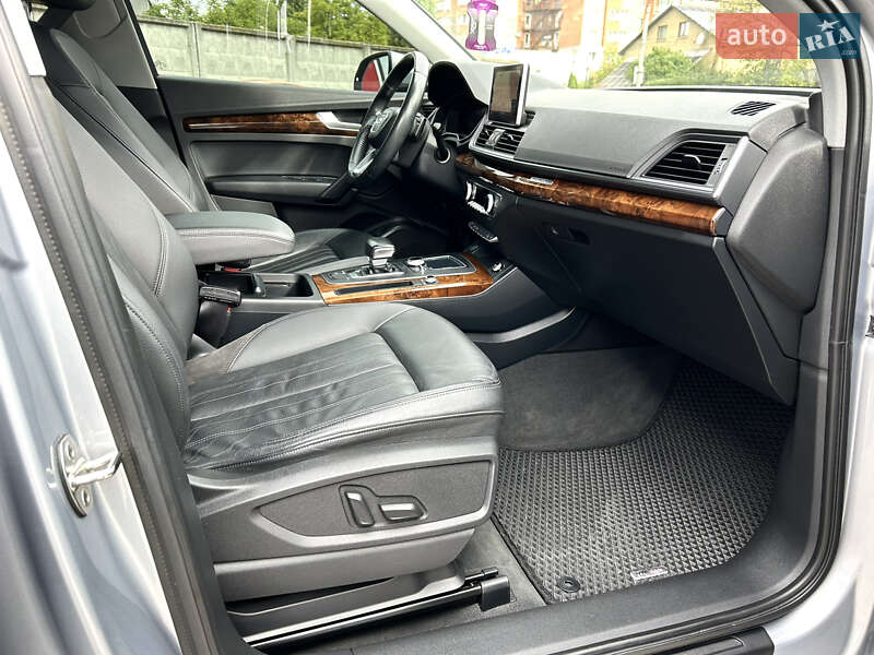 Внедорожник / Кроссовер Audi Q5 2017 в Хмельницком