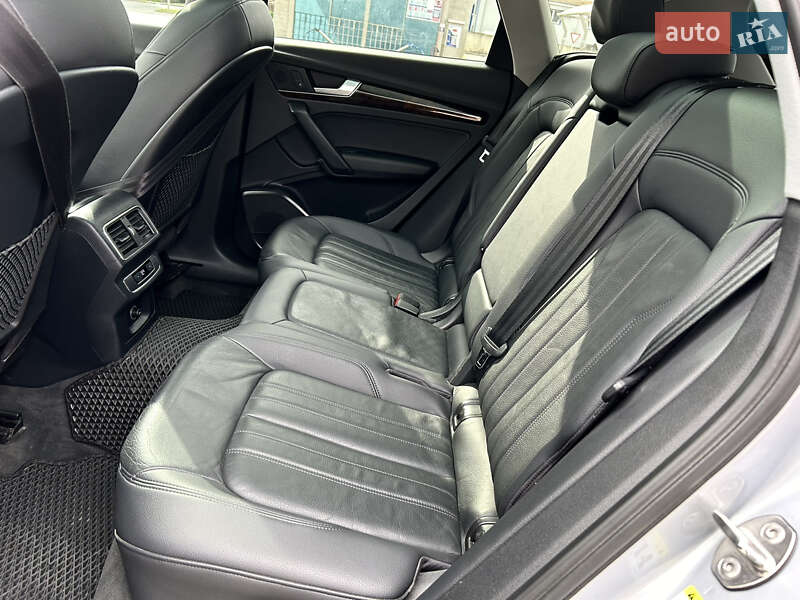 Внедорожник / Кроссовер Audi Q5 2017 в Хмельницком