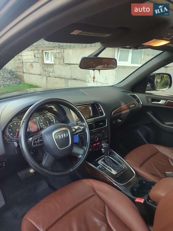 Внедорожник / Кроссовер Audi Q5 2010 в Ужгороде фото 16 Внедорожник / Кроссовер Audi Q5 2010 в Ужгороде