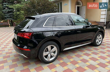 Позашляховик / Кросовер Audi Q5 2018 в 
