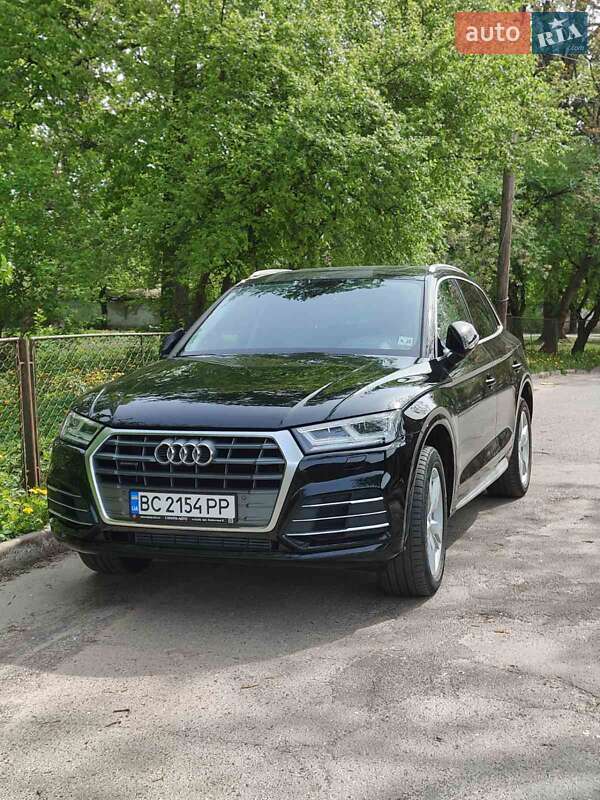 Позашляховик / Кросовер Audi Q5 2018 в 