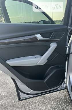 Внедорожник / Кроссовер Audi Q5 2018 в 