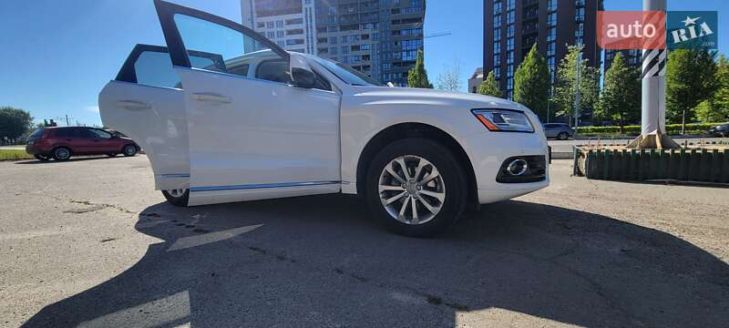Позашляховик / Кросовер Audi Q5 2015 в Києві