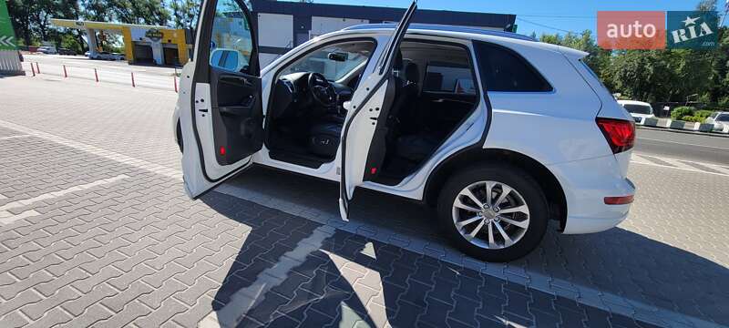 Позашляховик / Кросовер Audi Q5 2015 в Києві