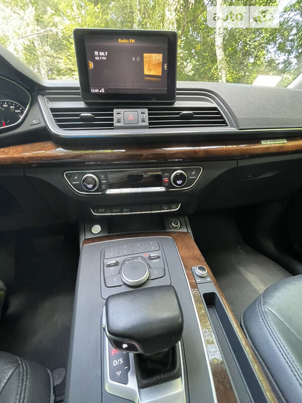 Внедорожник / Кроссовер Audi Q5 2017 в Луцке