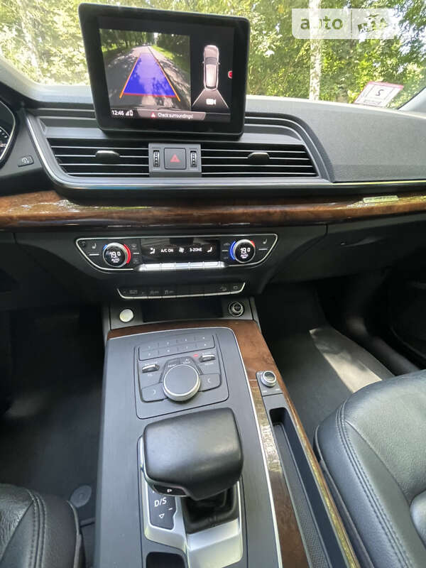 Внедорожник / Кроссовер Audi Q5 2017 в Луцке