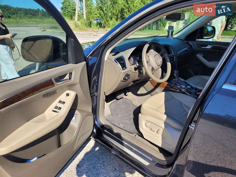 Внедорожник / Кроссовер Audi Q5 2011 в Киеве