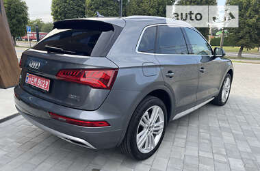 Позашляховик / Кросовер Audi Q5 2017 в Луцьку