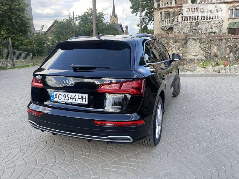 Внедорожник / Кроссовер Audi Q5 2017 в Луцке