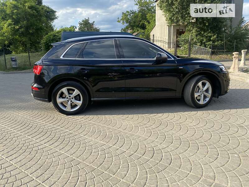 Внедорожник / Кроссовер Audi Q5 2017 в Луцке