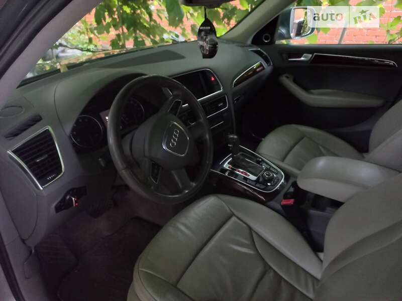 Внедорожник / Кроссовер Audi Q5 2011 в Луцке