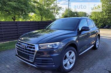 Позашляховик / Кросовер Audi Q5 2019 в Наварії