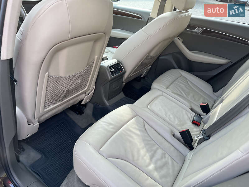 Позашляховик / Кросовер Audi Q5 2010 в Львові
