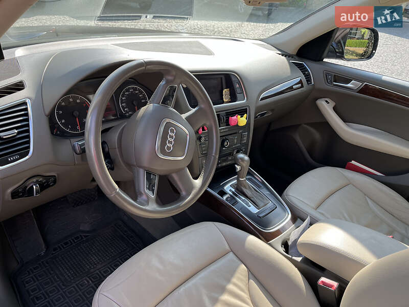 Позашляховик / Кросовер Audi Q5 2010 в Львові