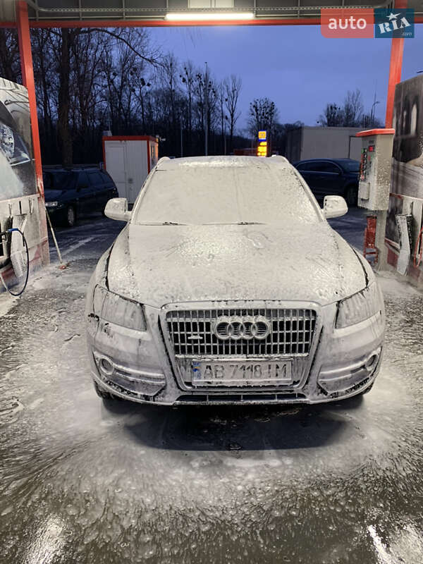 Внедорожник / Кроссовер Audi Q5 2011 в Виннице