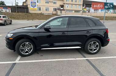 Внедорожник / Кроссовер Audi Q5 2018 в 