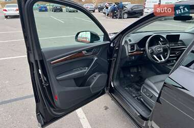 Внедорожник / Кроссовер Audi Q5 2018 в 