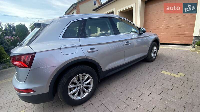 Позашляховик / Кросовер Audi Q5 2018 в Львові