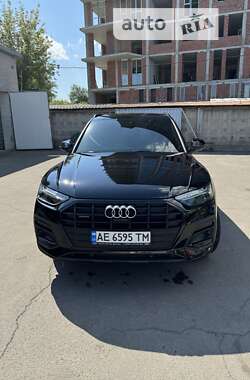 Позашляховик / Кросовер Audi Q5 2021 в Дніпрі