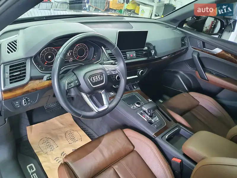 Внедорожник / Кроссовер Audi Q5 2017 в 