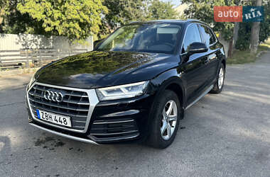 Внедорожник / Кроссовер Audi Q5 2017 в 